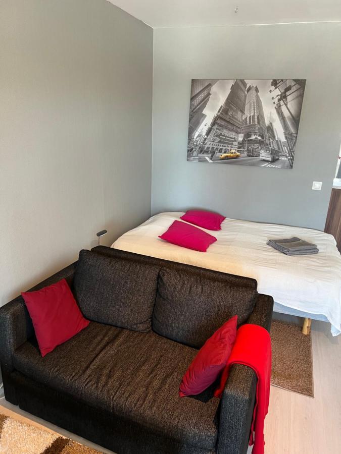 Kemi City L Near Snowcastle, 2 Rooms, Kitchen, Glazed Balcony, Free Parking On Street 외부 사진