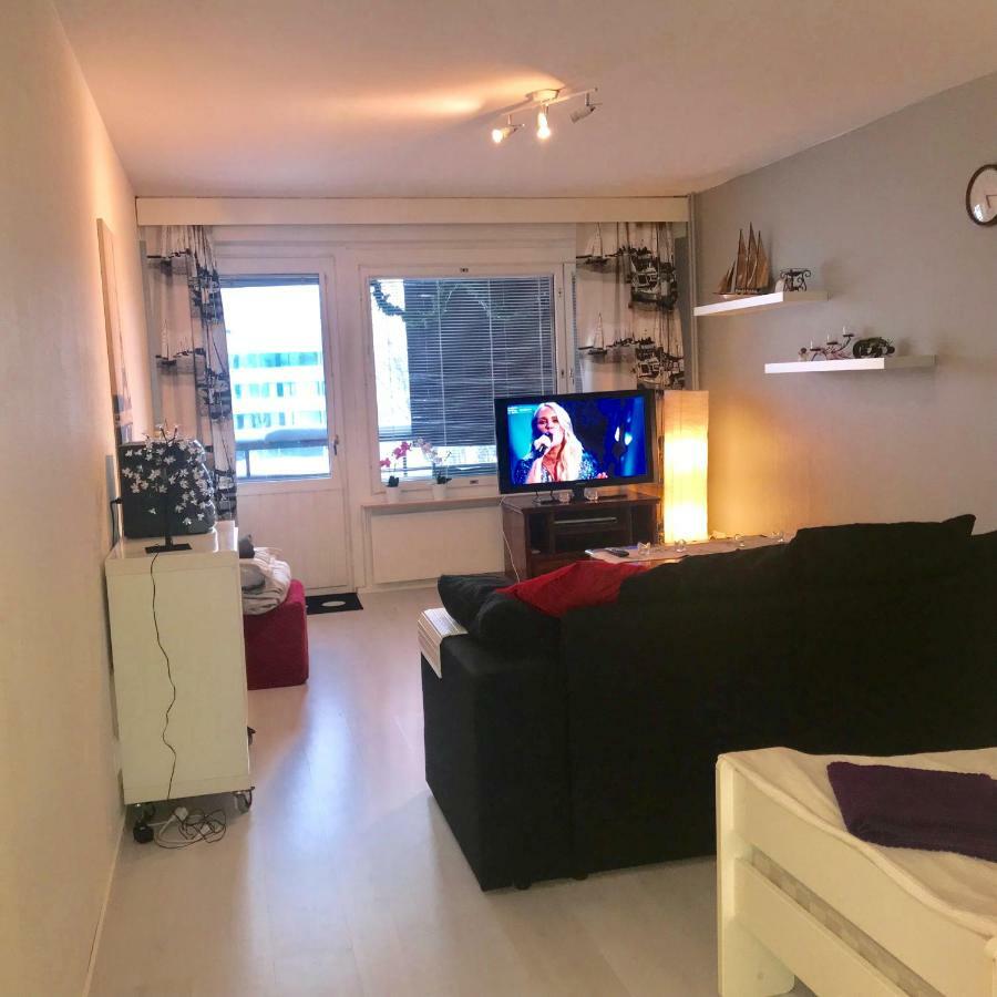 Kemi City L Near Snowcastle, 2 Rooms, Kitchen, Glazed Balcony, Free Parking On Street 외부 사진